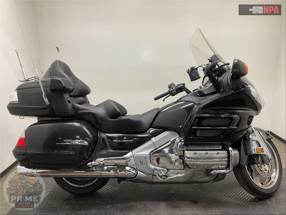 2010 Honda GL1800HPMA GOLDWING — фото 1
