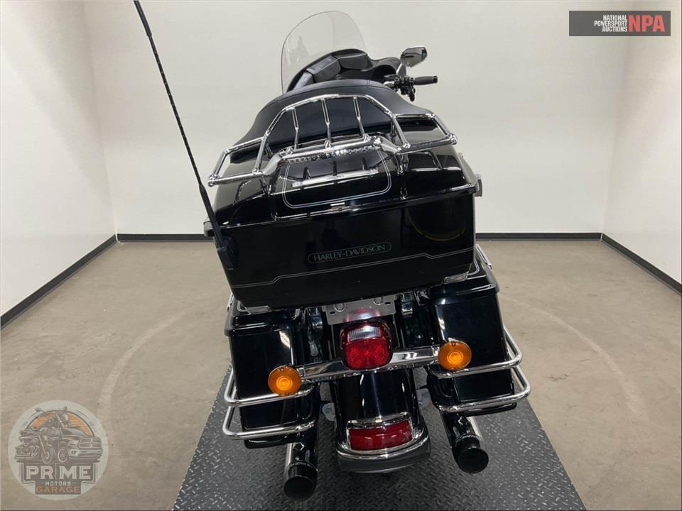 2010 Harley-Davidson FLHTC ELECTRA GLIDE CLASSIC — фото 4