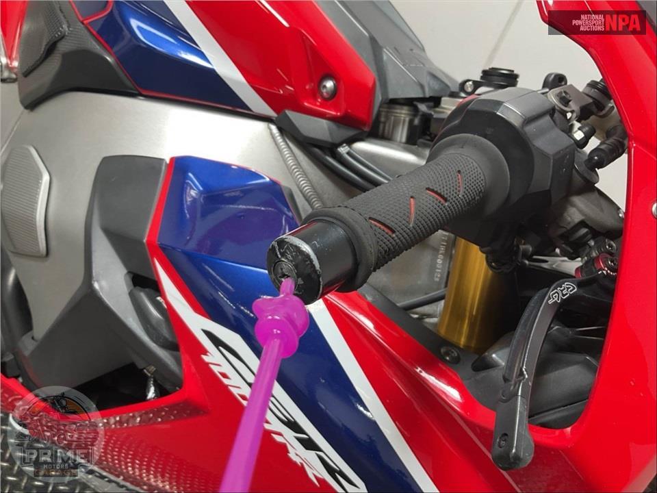 2017 Honda CBR1000S1H SP — фото 23