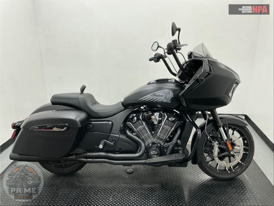 2024 Indian Motorcycle CHALLENGER DARK HORSE (BLACK) — фото 1