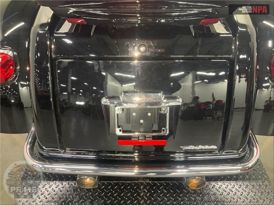 2021 Harley-Davidson FLHTCUTG TRI GLIDE ULTRA CLASSIC — фото 21