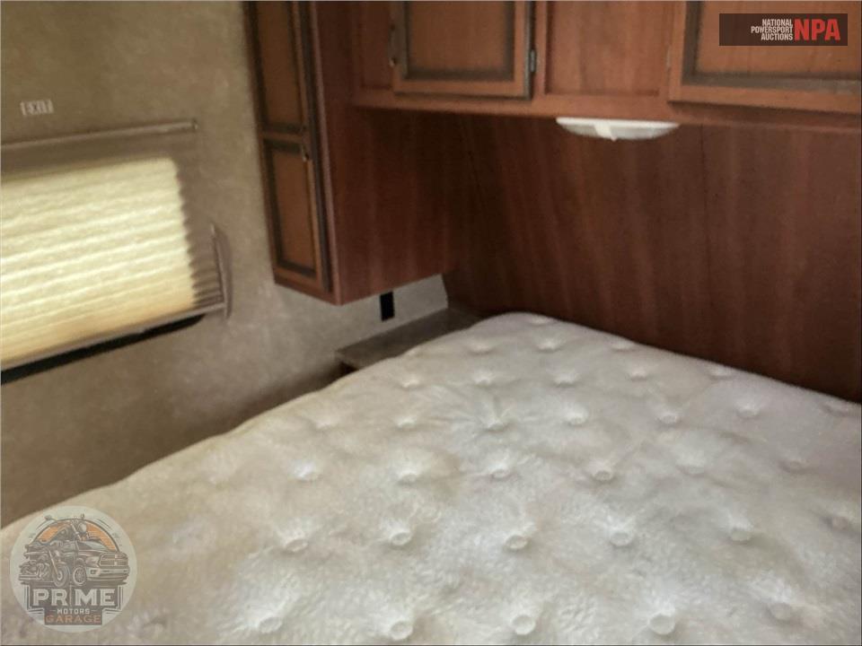 2014 Crossroads Rv M-31 SB - ZINGER REZERVE SERIES — фото 12