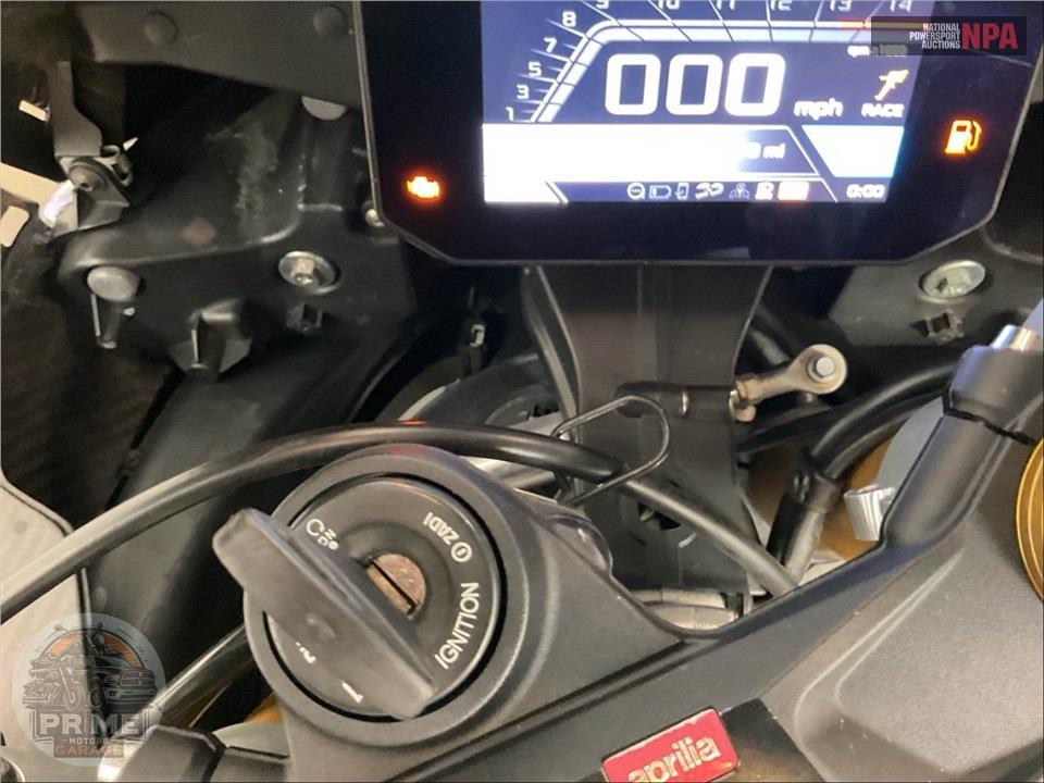 2022 Aprilia RSV4 1100 — фото 12