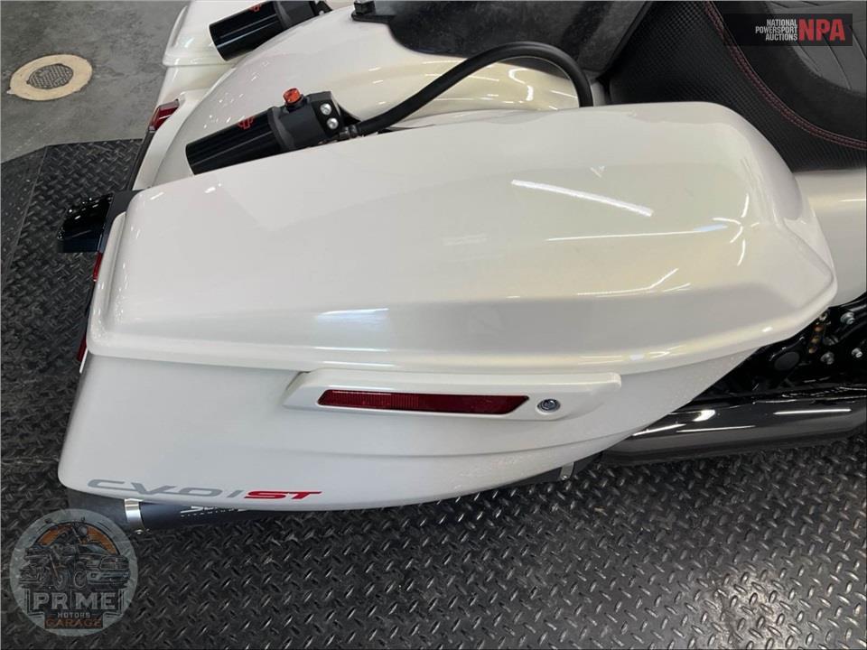 2024 Harley-Davidson FLTRXSTSE CVO ROAD GLIDE ST — фото 16
