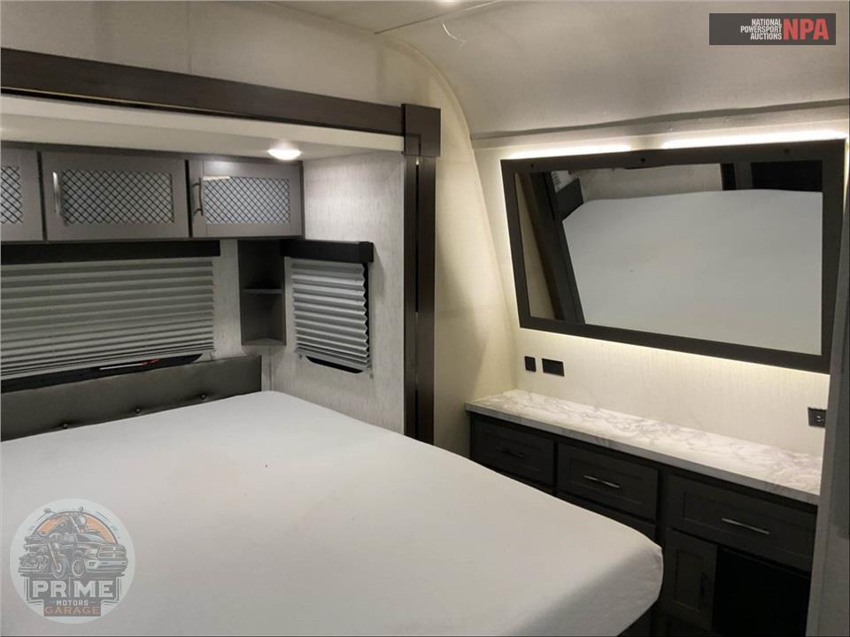 2022 Grand Design Recreational Vehicles M-25G MOMENTUM G-CLASS TOY HAULER SERIES — фото 11