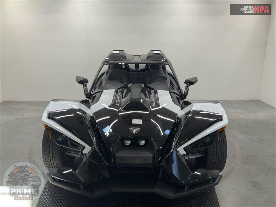2019 Polaris SLINGSHOT GRAND TOURING — фото 2