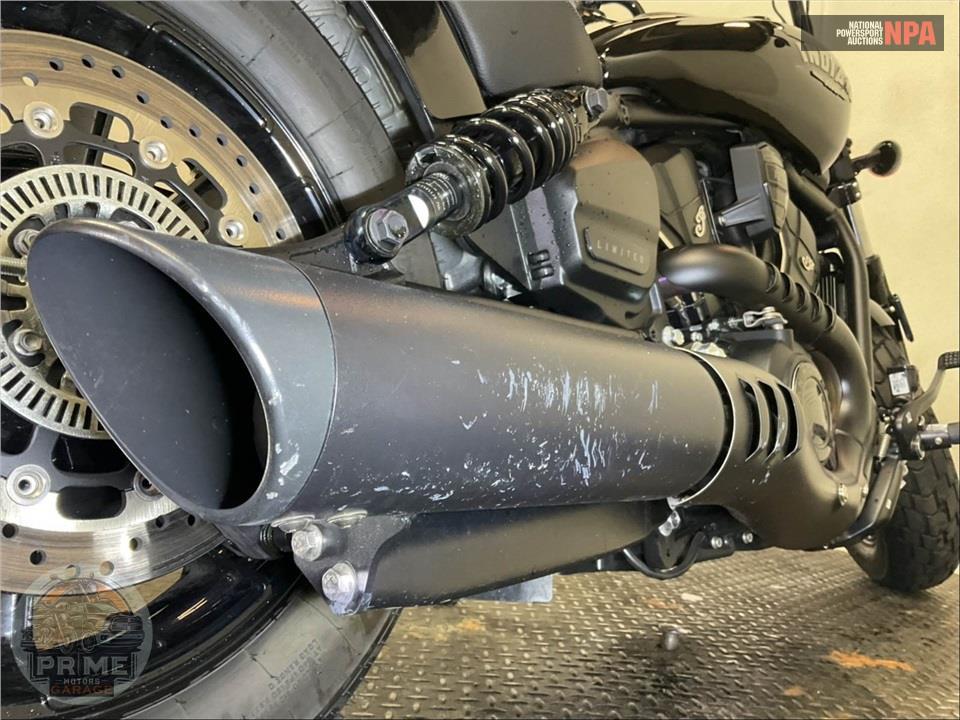 2025 Indian Motorcycle SCOUT BOBBER LIMITED WITH TECHNOLOGY PACKAGE (BLACK) — фото 23