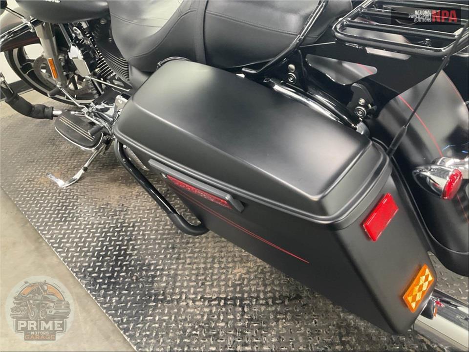 2015 Harley-Davidson FLTRXS ROAD GLIDE SPECIAL — фото 14