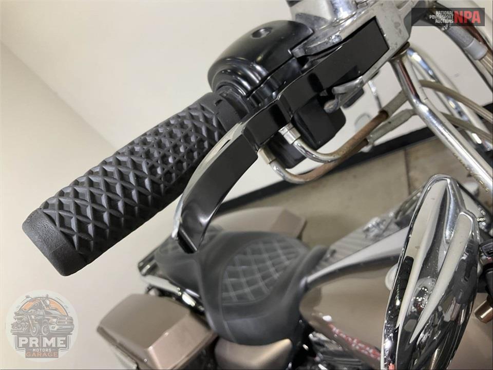 2005 Harley-Davidson FLHRI ROAD KING — фото 56