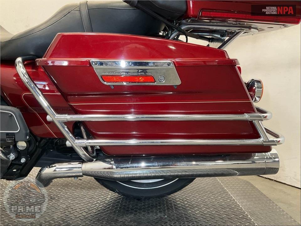 2010 Harley-Davidson FLHTCU ULTRA CLASSIC ELECTRA GLIDE — фото 22