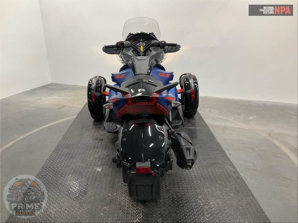 2015 Can-Am Spyder ST-S SE5 Special Series — фото 4