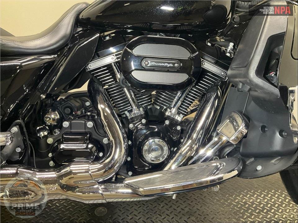 2016 Harley-Davidson FLHXSE CVO STREET GLIDE SPECIAL — фото 6