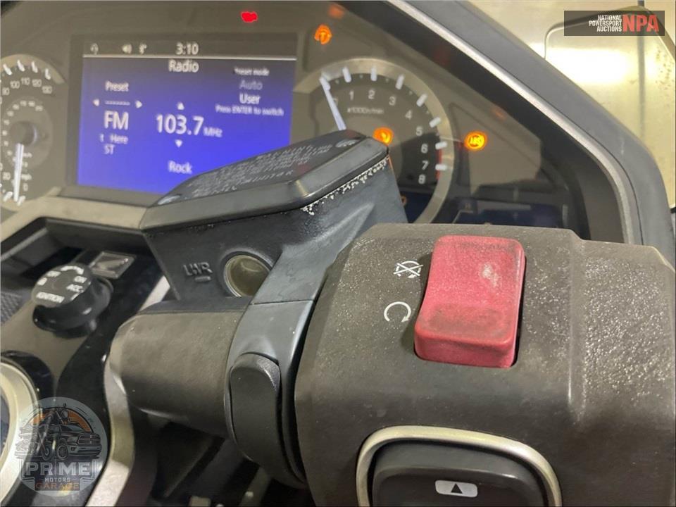 2018 Honda GL1800 GOLDWING TOUR (RED) — фото 39