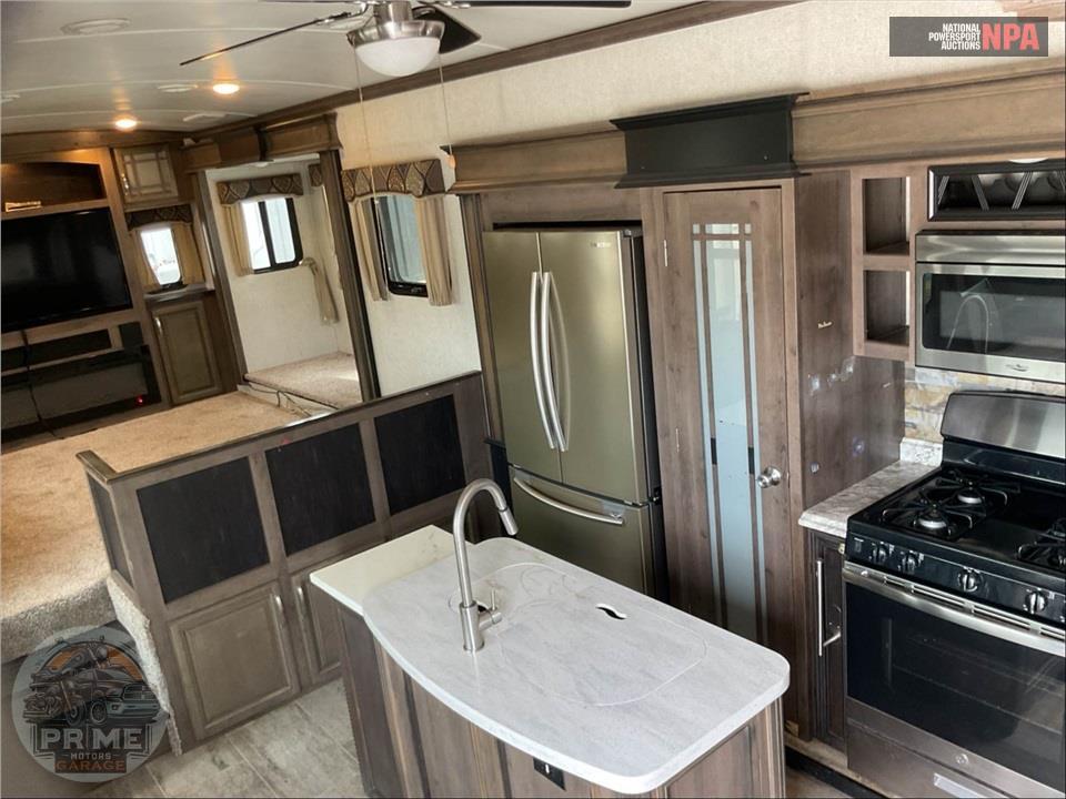 2018 Keystone Rv M-3791 RD MONTANA FIFTH WHEEL SERIES — фото 6
