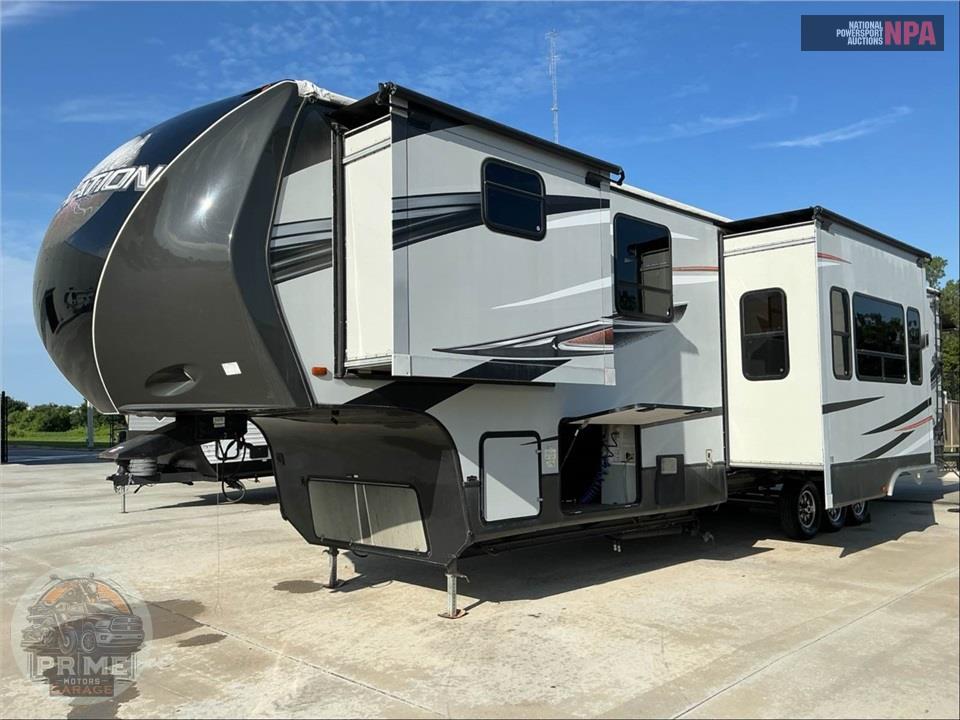 2013 Crossroads Rv M-4012 - ELEVATION TOY HAULER TOY HAULER SERIES — фото 2