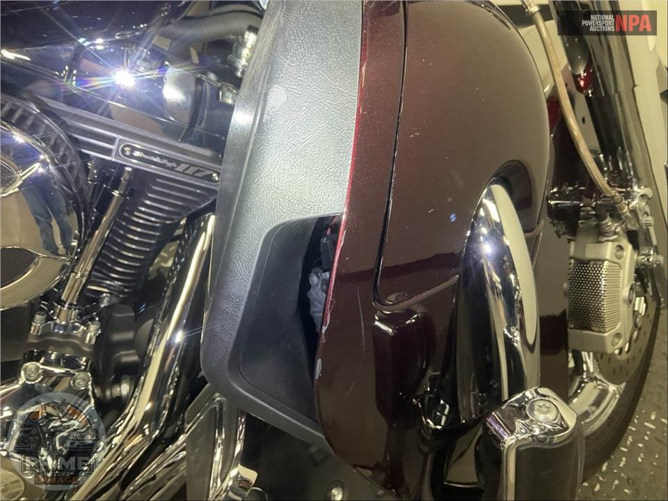 2015 Harley-Davidson FLHTKSE CVO ULTRA LIMITED — фото 12