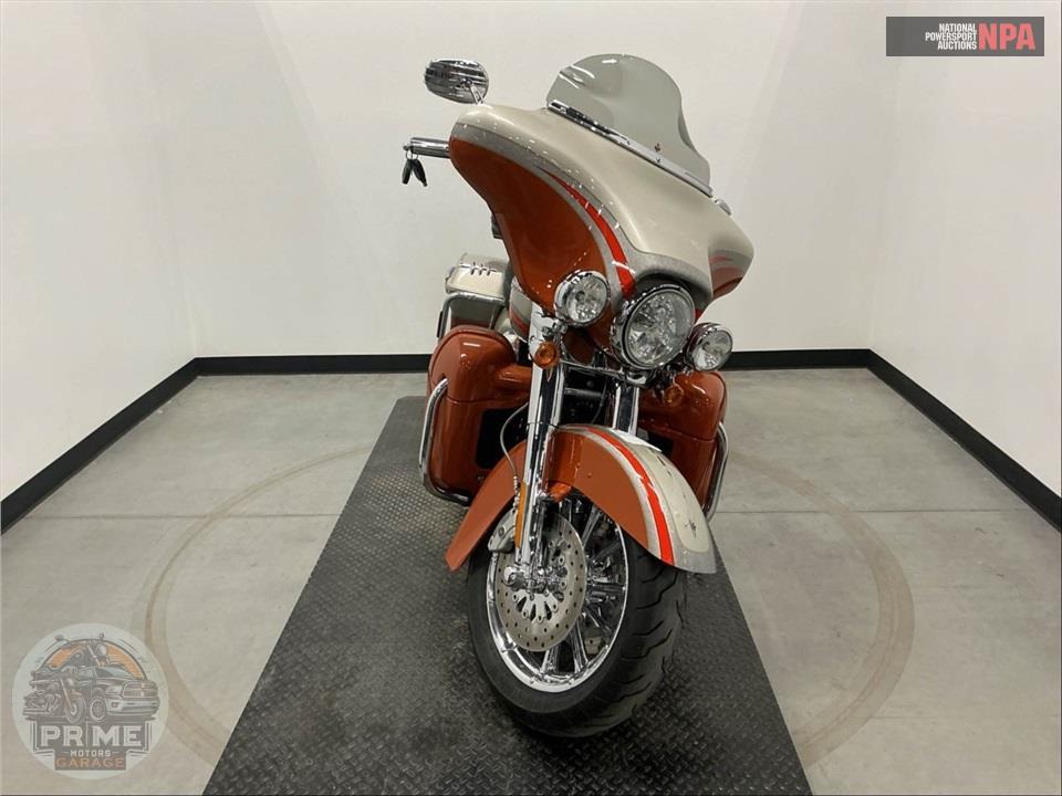 2009 Harley-Davidson FLHTCUSE4 — фото 2