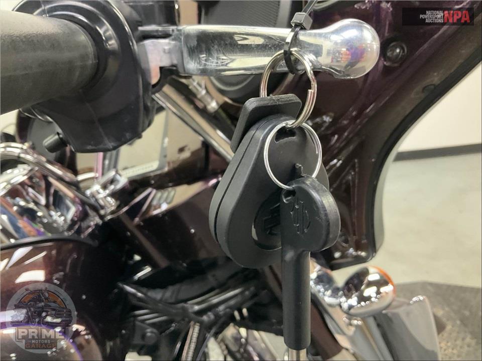 2017 Harley-Davidson FLHXS STREET GLIDE SPECIAL — фото 10