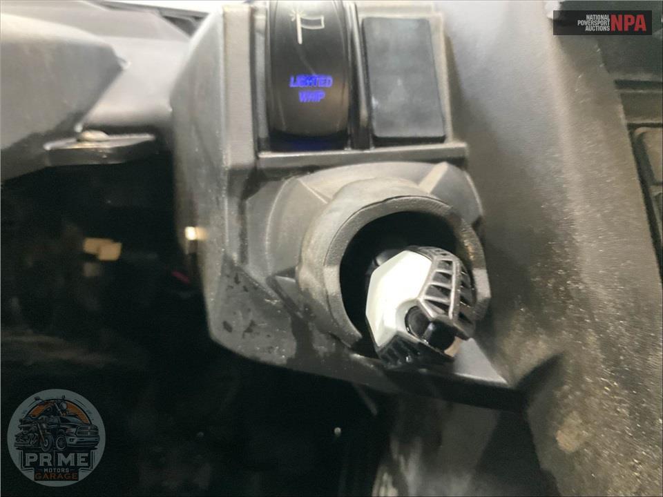 2021 Can-Am MAVERICK X3 DS TURBO (DESERT TAN & CARBON BLACK) — фото 7