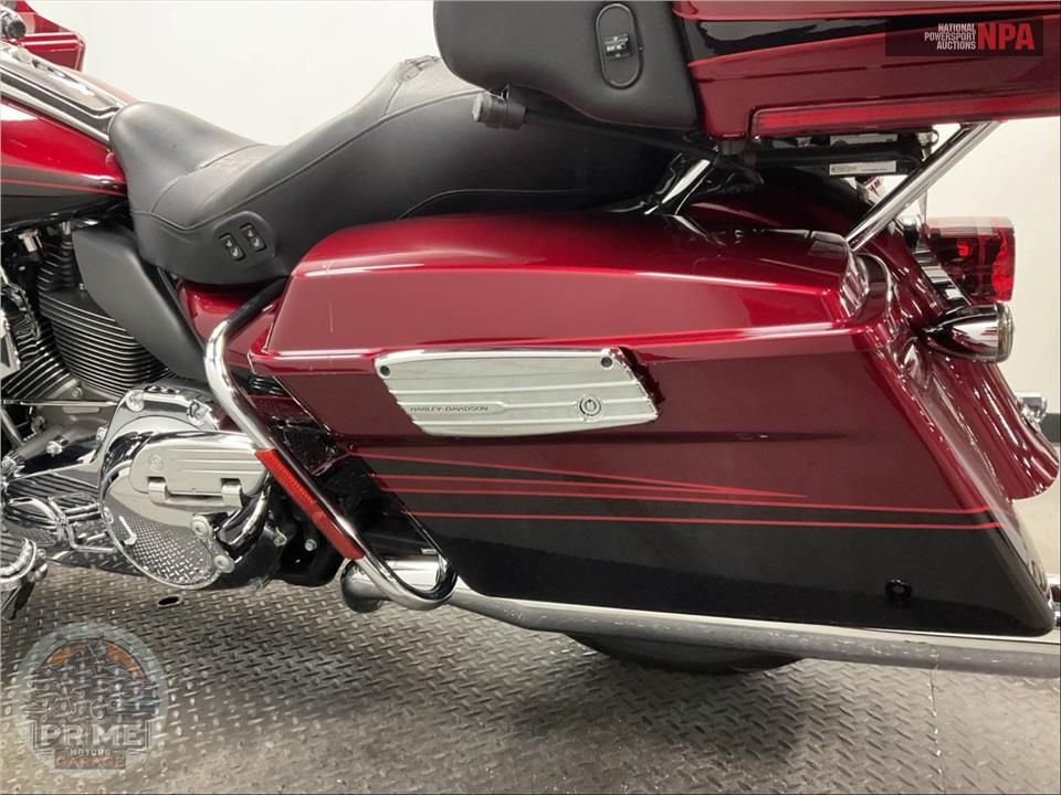 2011 Harley-Davidson FLTRUSE — фото 25
