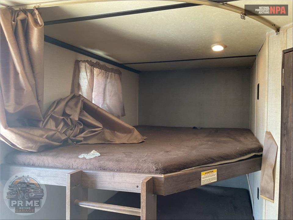 2018 Crossroads Rv M-31 BH - VOLANTE SERIES — фото 13