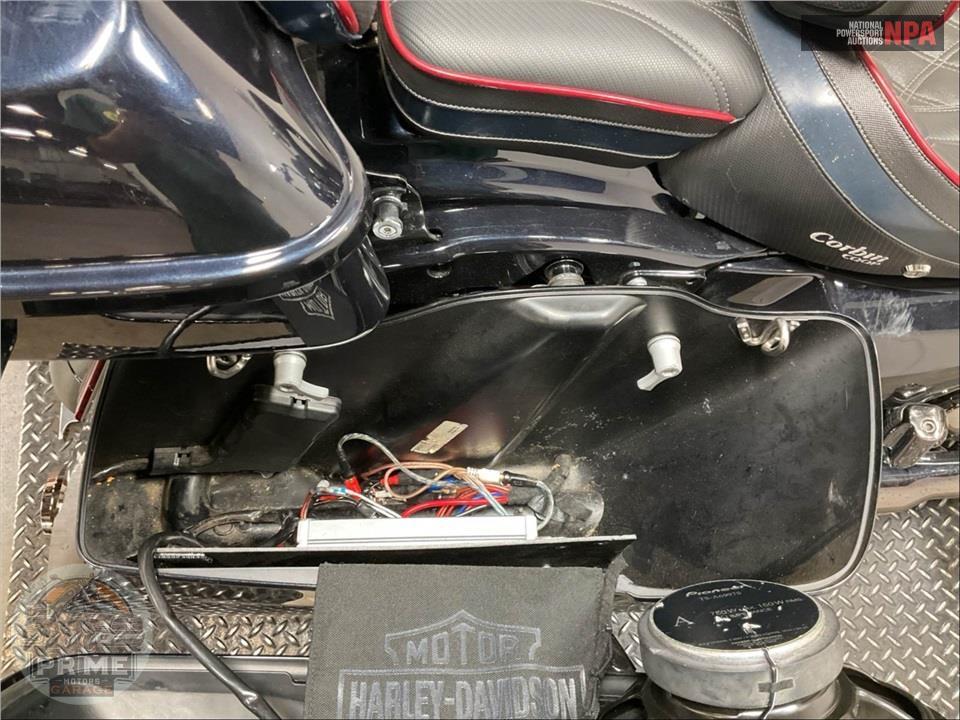 2022 Harley-Davidson FLTRXSE CVO ROAD GLIDE — фото 32
