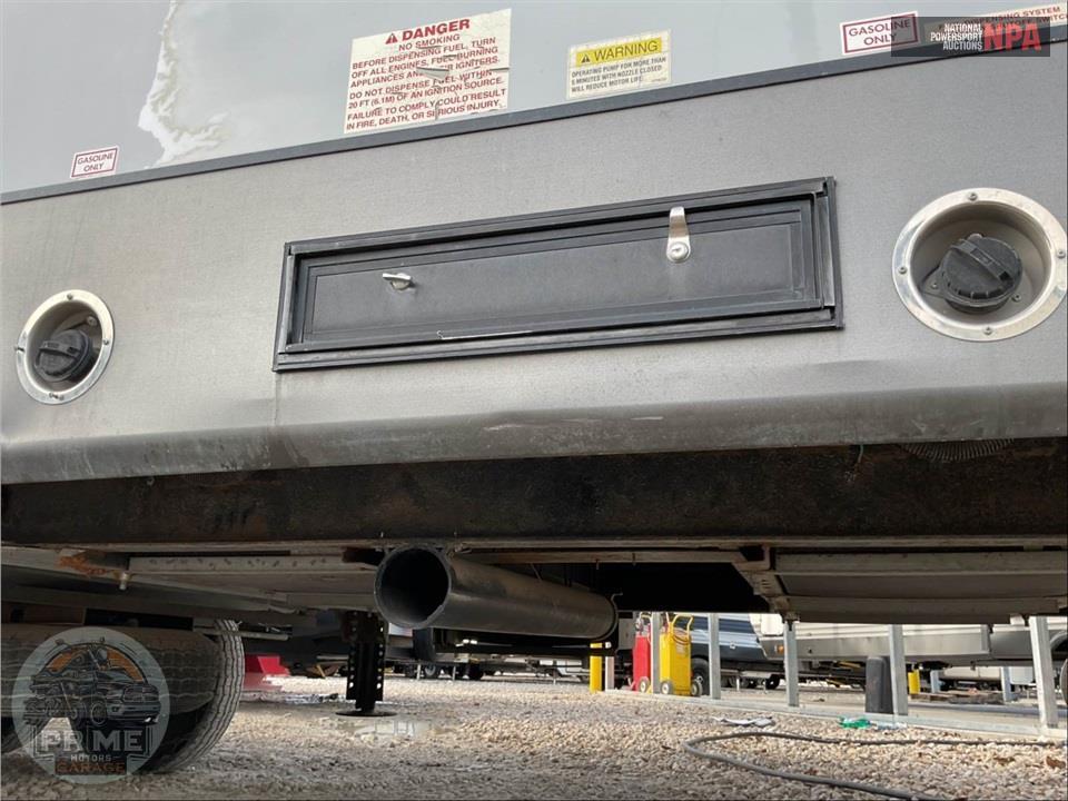 2015 Crossroads Rv LAS VEGAS - ELEVATION TOY HAULER TOY HAULER SERIES — фото 36