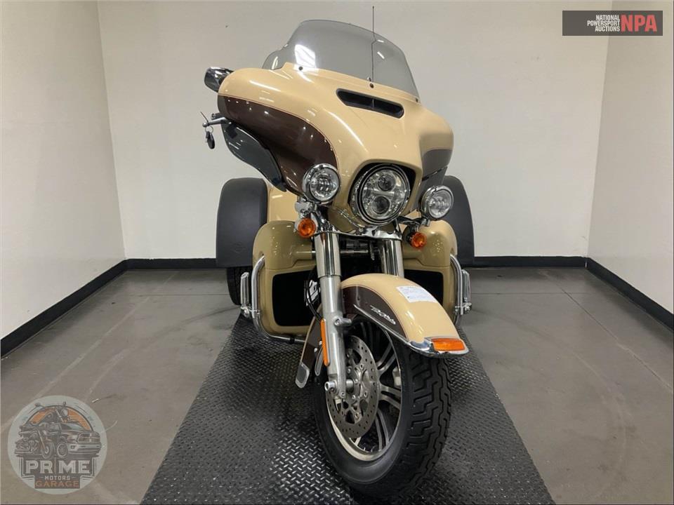 2014 Harley-Davidson FLHTCUTG TRIGLIDE ULTRA CLASSIC — фото 2
