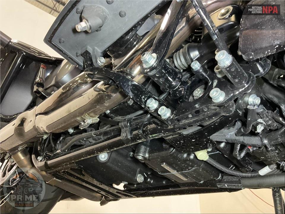 2025 Harley-Davidson FLTRXSE CVO ROAD GLIDE — фото 13