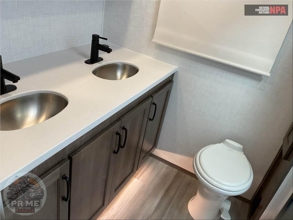 2024 Rockwood By Forest River M-8263MBR - SIGNATURE FIFTH WHEEL SERIES — фото 15