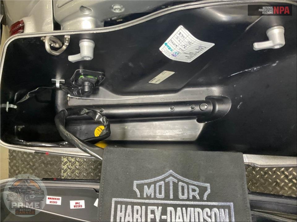 2019 Harley-Davidson FLTRXSE CVO ROAD GLIDE — фото 19