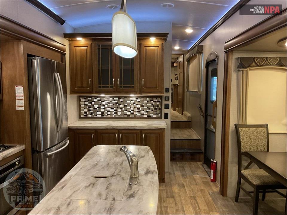 2017 Keystone Rv M-3811 MS - MONTANA FIFTH WHEEL SERIES — фото 9