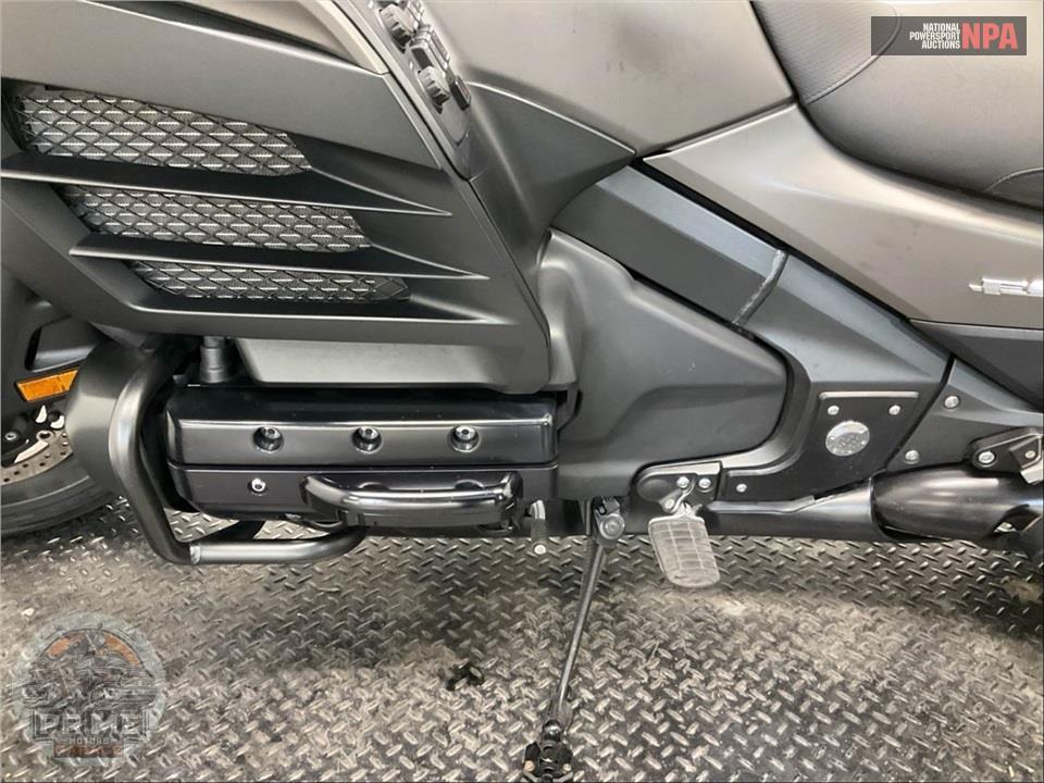 2016 Honda GL1800BDG GOLDWING F6B DELUXE — фото 7