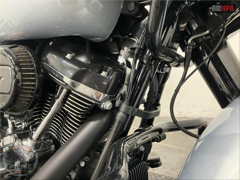 2023 Harley-Davidson FLTRXS ROAD GLIDE SPECIAL — фото 11