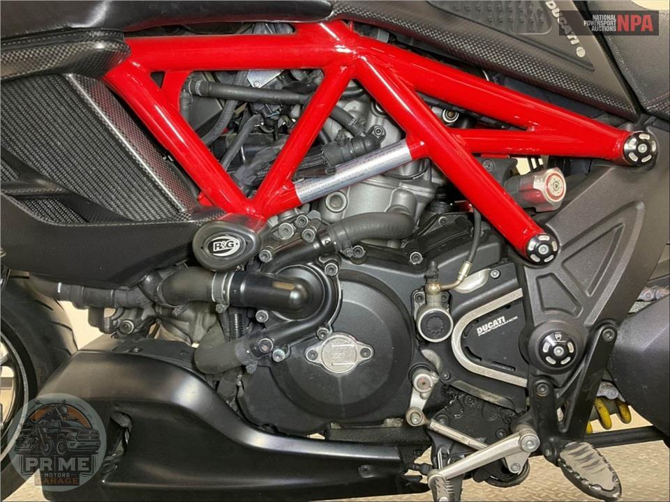 2012 Ducati DIAVEL CARBON — фото 7