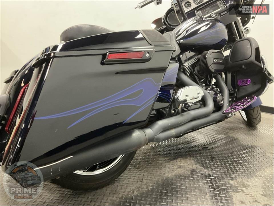 2016 Harley-Davidson FLHXSE CVO STREET GLIDE SPECIAL — фото 34