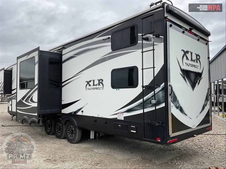 2019 Xlr By Forest River M-382AMP - THUNDERBOLT TOY HAULER TOY HAULER SERIES — фото 3