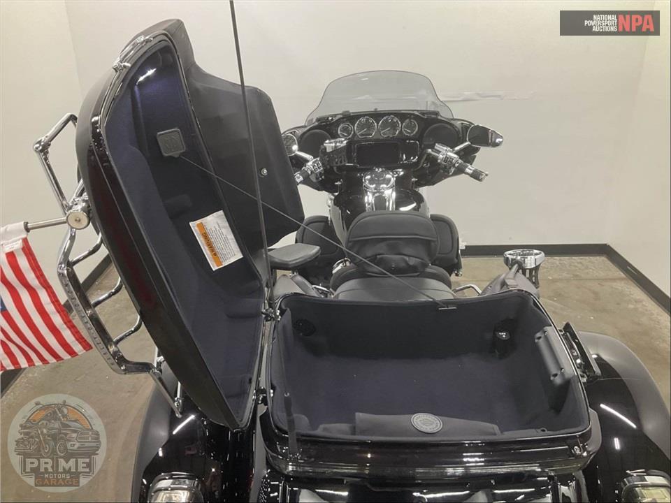 2022 Harley-Davidson FLHTCUTGSE CVO TRI GLIDE — фото 18