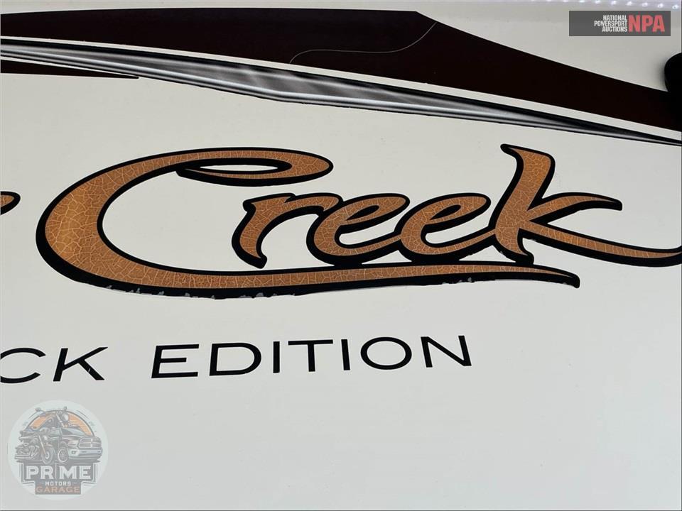 2017 Cedar Creek M-37MBH - SILVERBACK FIFTH WHEEL SERIES — фото 45