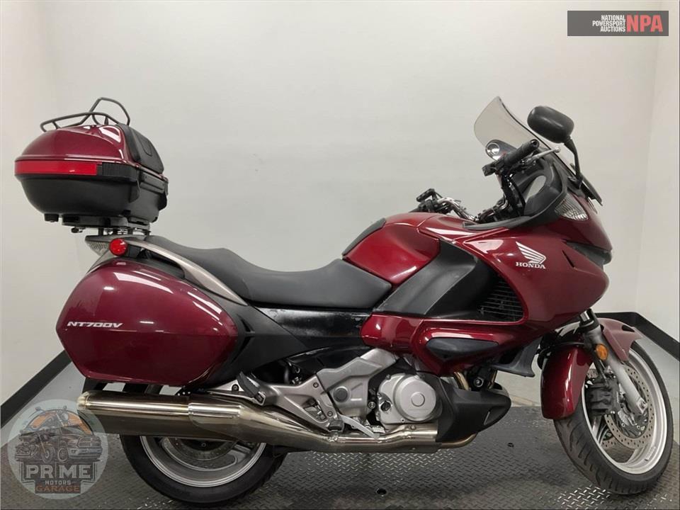 2010 HONDA NT700VA