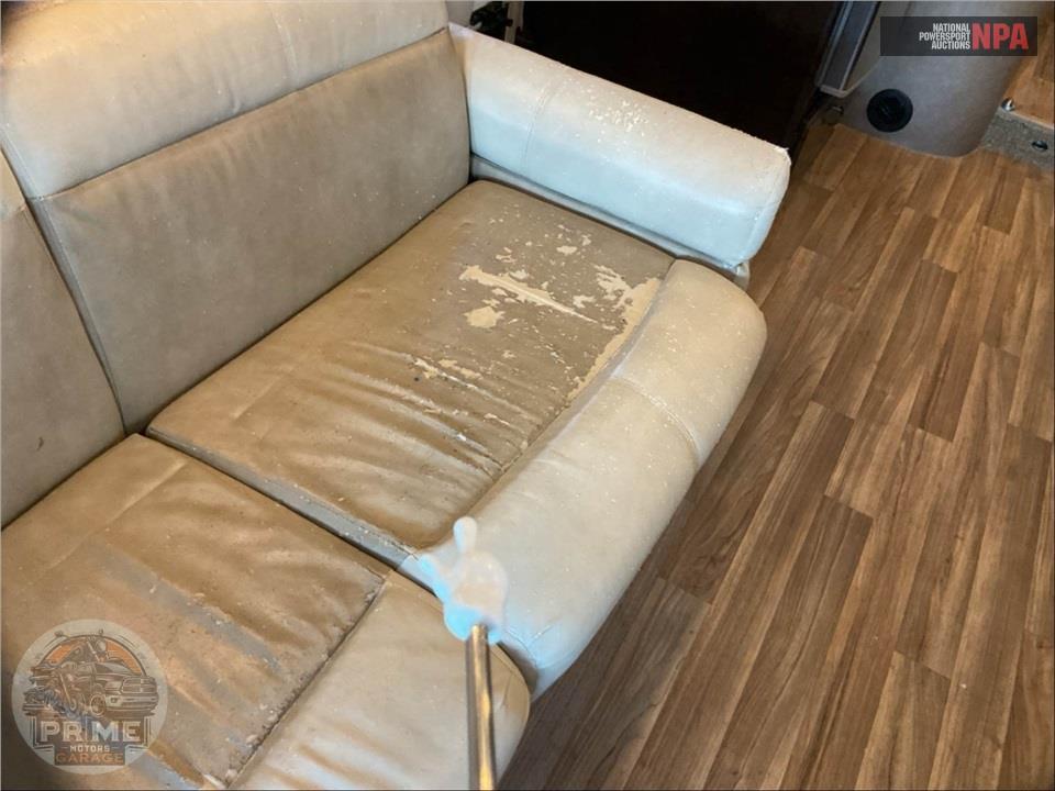 2018 Thor Motor Coach WS31 E450-V10 - QUANTUM SERIES — фото 10