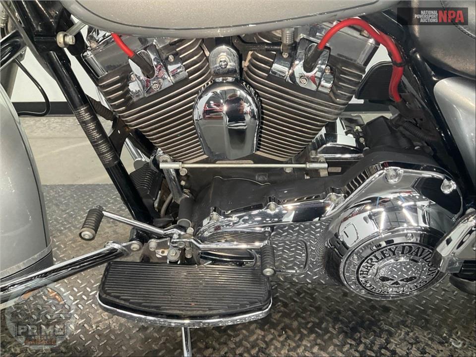 2010 Harley-Davidson FLHTC ELECTRA GLIDE CLASSIC — фото 7