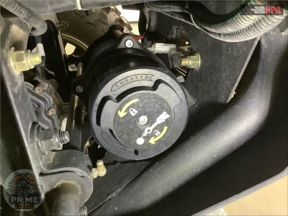 2025 Can-Am DEFENDER MAX LIMITED CAB HD10 — фото 32