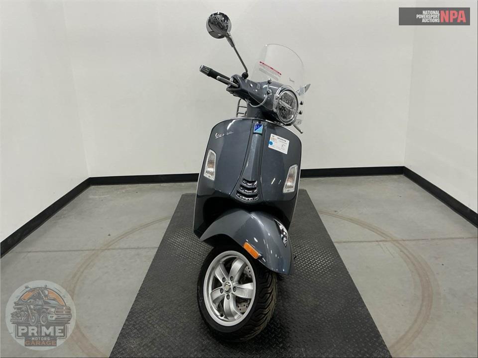 2022 Vespa GTS 300 TOURING HPE — фото 2