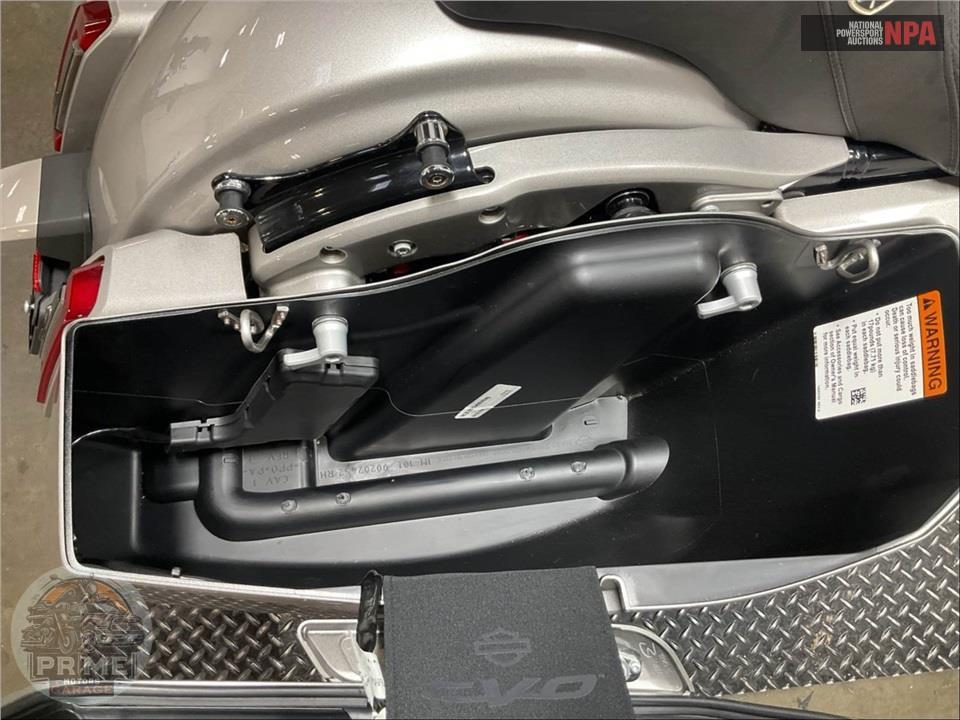 2023 Harley-Davidson FLHXSE CVO STREET GLIDE — фото 17