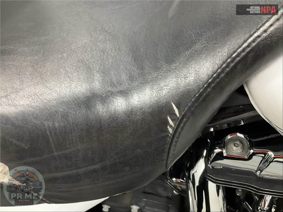 2012 Harley-Davidson FLHRC ROAD KING CLSC — фото 40