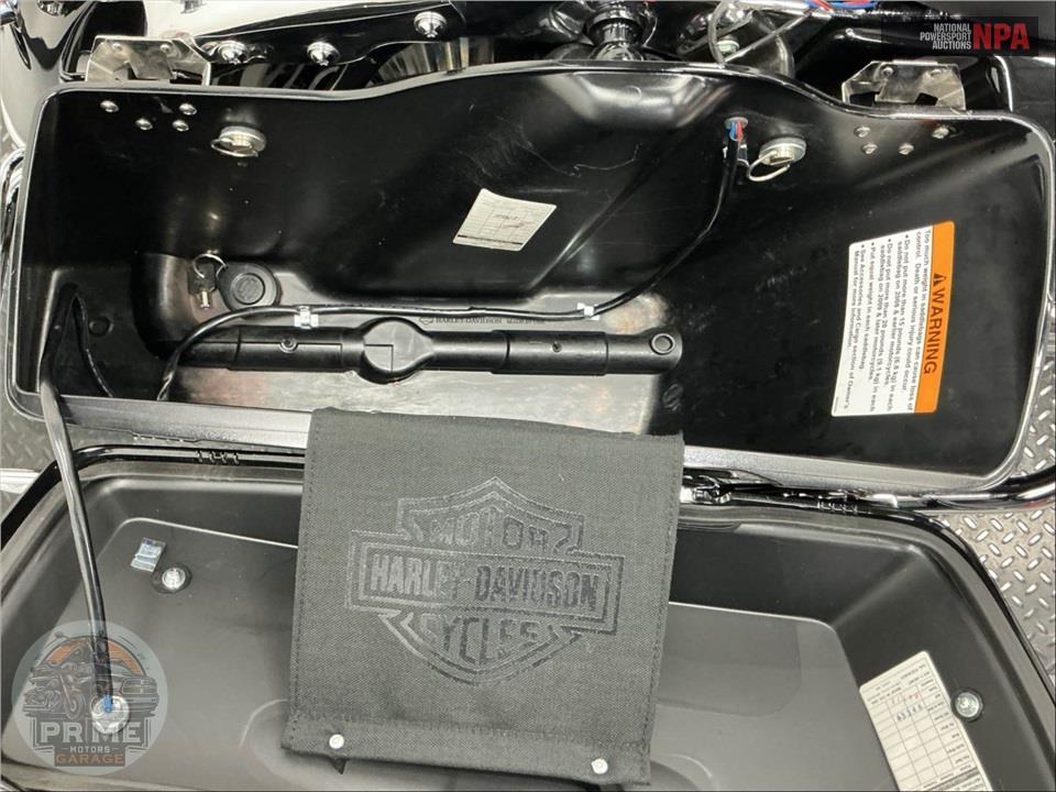 2010 Harley-Davidson FLHR ROAD KING — фото 17