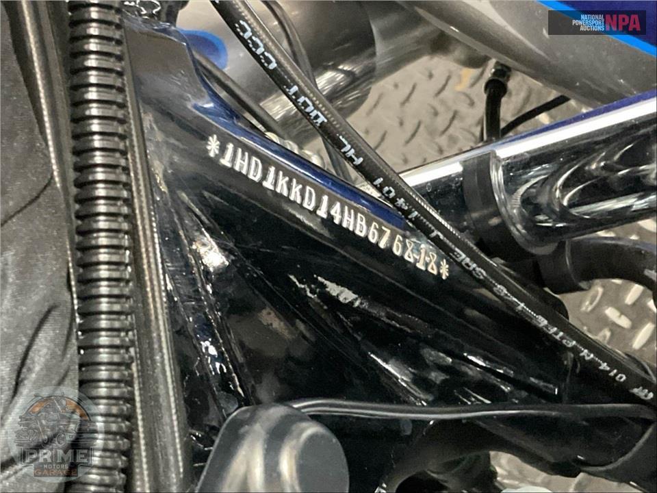 2017 Harley-Davidson FLHTKL ULTRA LIMITED LOW — фото 24