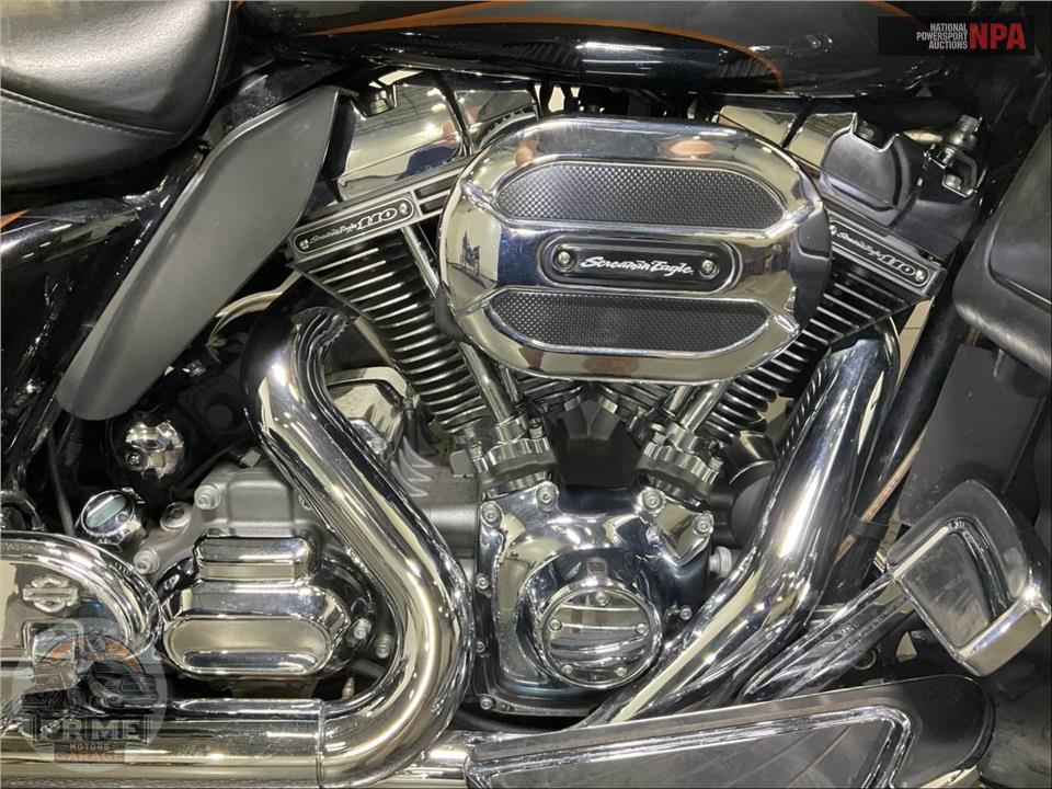 2016 Harley-Davidson FLTRUSE CVO ROAD GLIDE ULTRA — фото 6