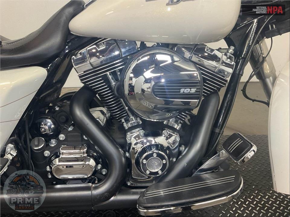 2015 Harley-Davidson FLHXS STREET GLIDE SPECIAL — фото 6